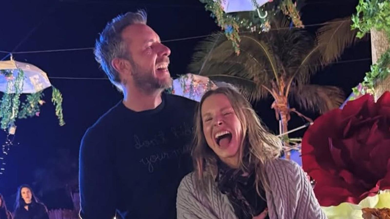 Dax Shepard Kristen Bell smiling