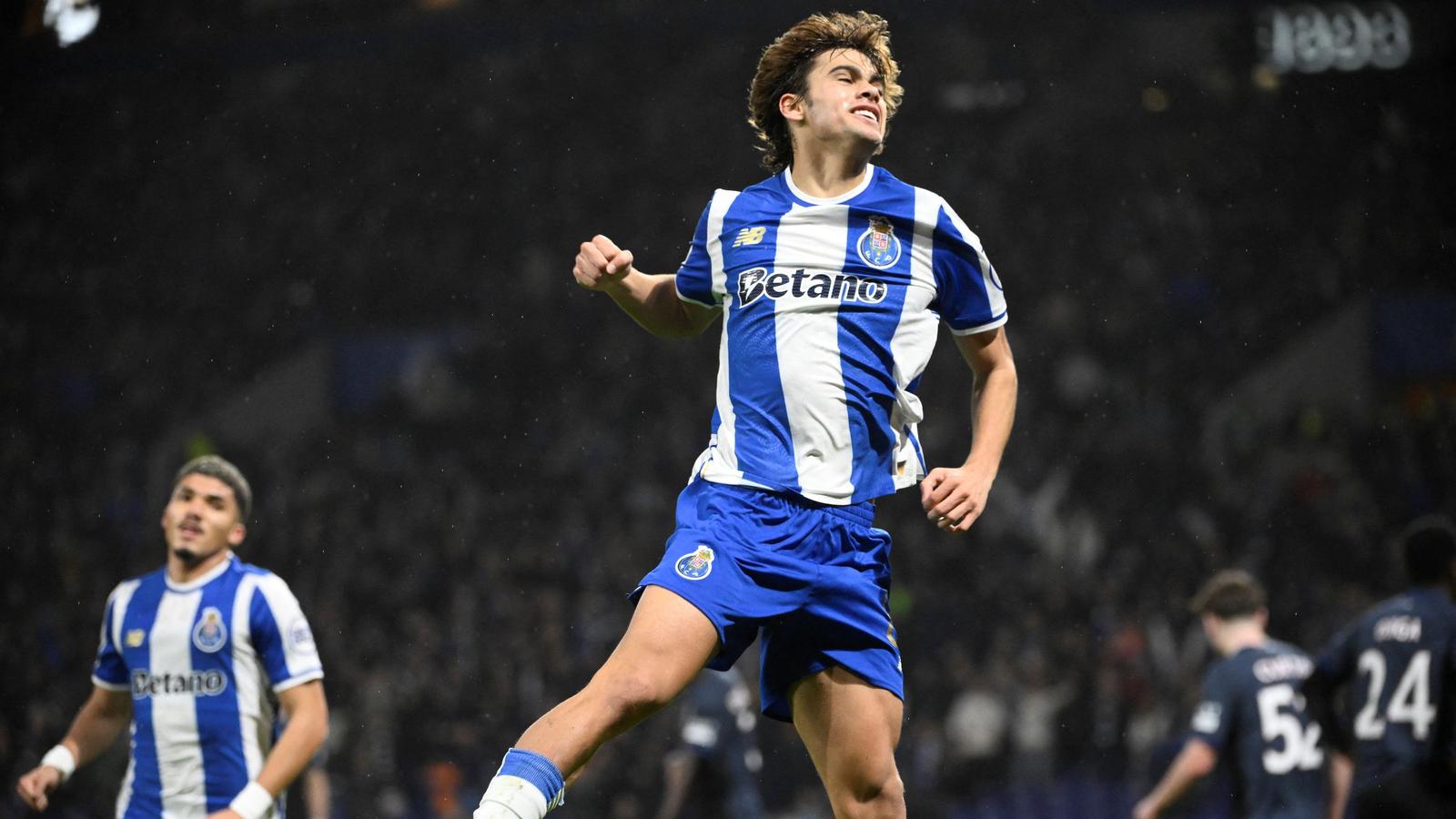 FC Porto team crest and Estádio do Dragão