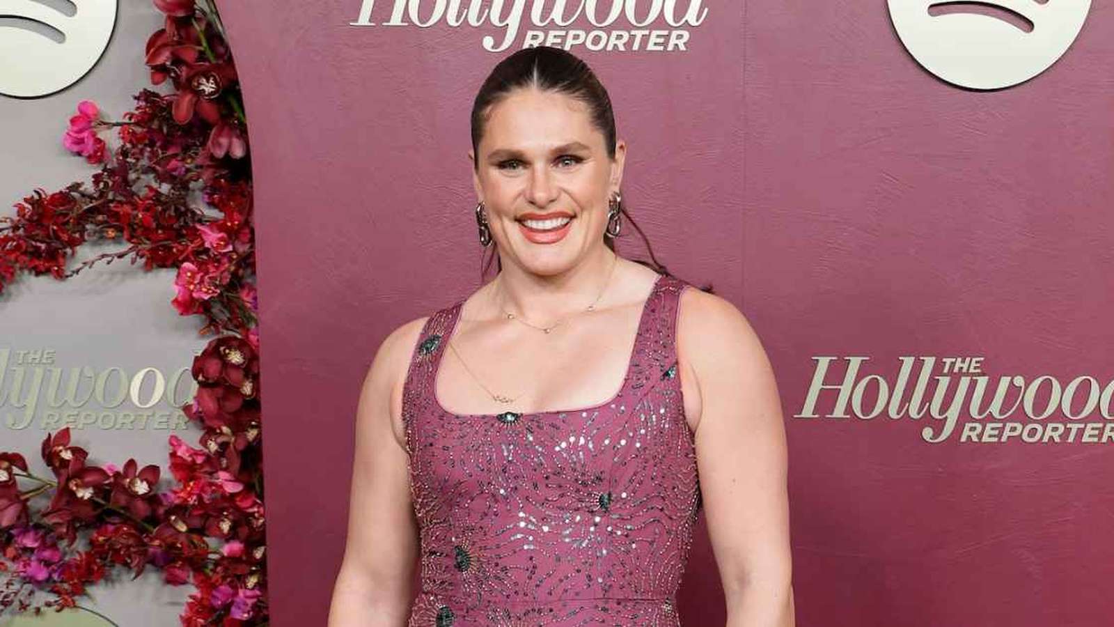 Ilona Maher with sisters at event