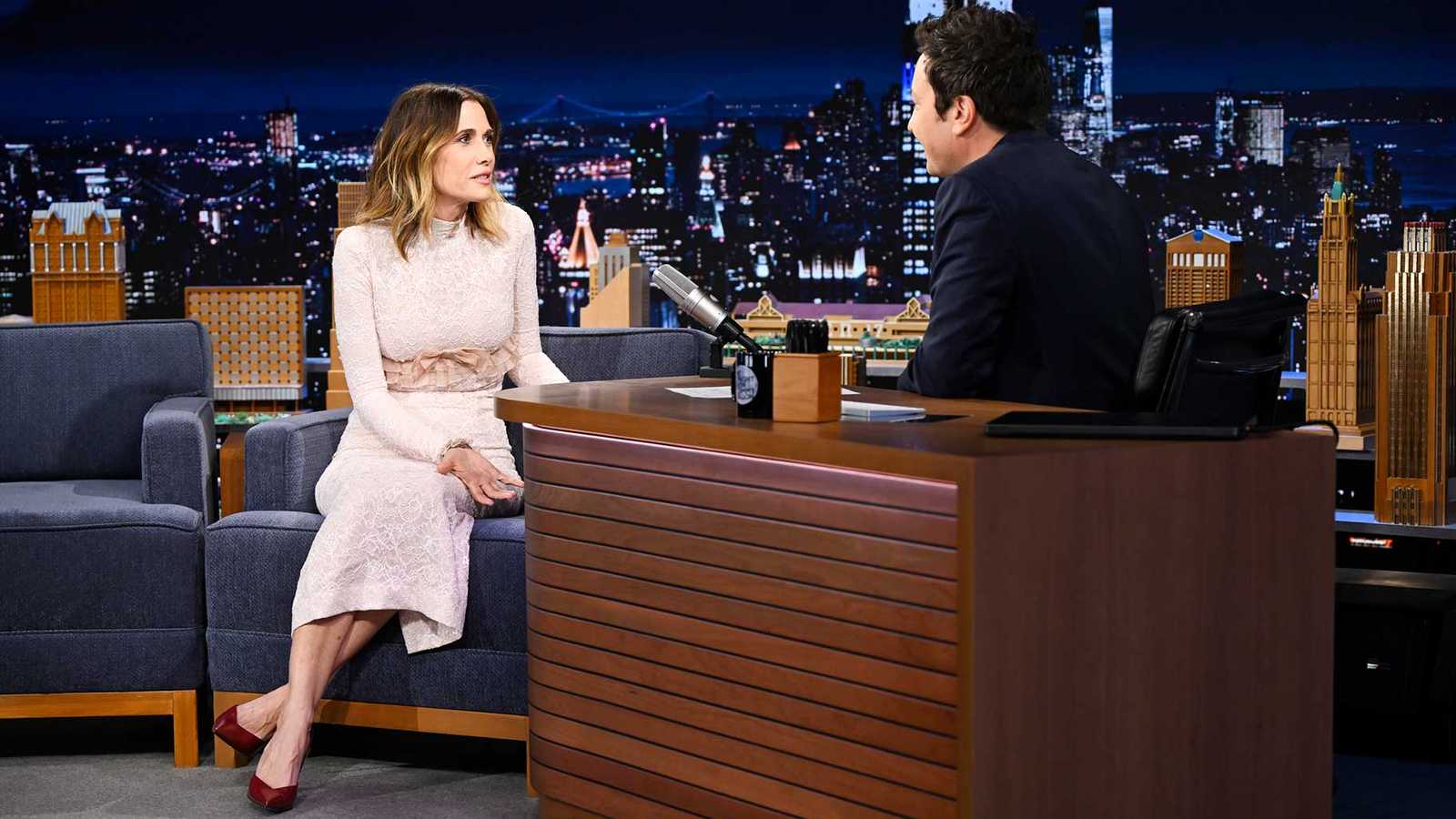 Ջիմի Ֆելոնի «Tonight Show»-ն փայլում է Քրիստեն Ուիգի, Աֆլեքի և Դեյմոնի, ինչպես նաև Մեդիսոն Բիրի մասնակցությամբ