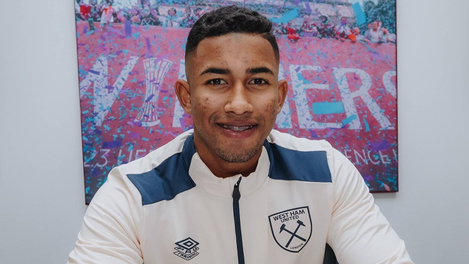 Keiber Lamadrid in West Ham kit