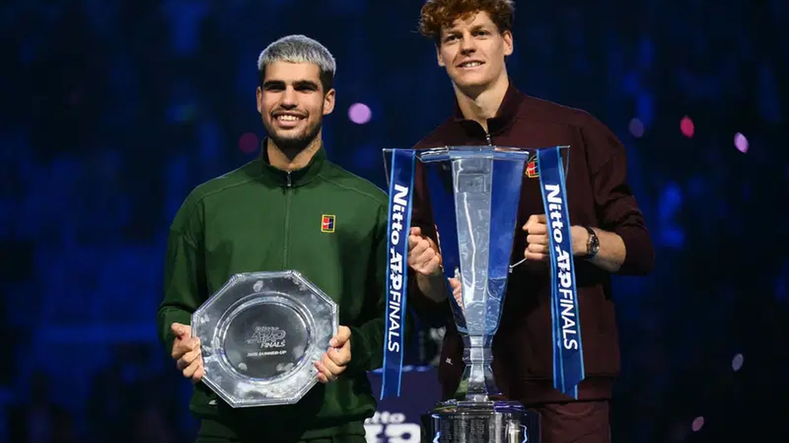 Maria Sakkari on tennis court