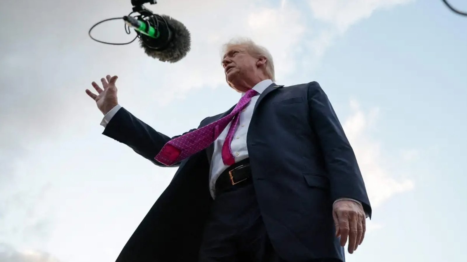 Թրամփը քննարկում է Իրանի դեմ ռազմական հարվածների հնարավորությունները