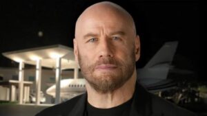 Ջոն Թրավոլտան 72 տարեկանում ստանում է նոր ինքնաթիռի արտոնագիր՝ ամրապնդելով իր կուլտային կարգավիճակը