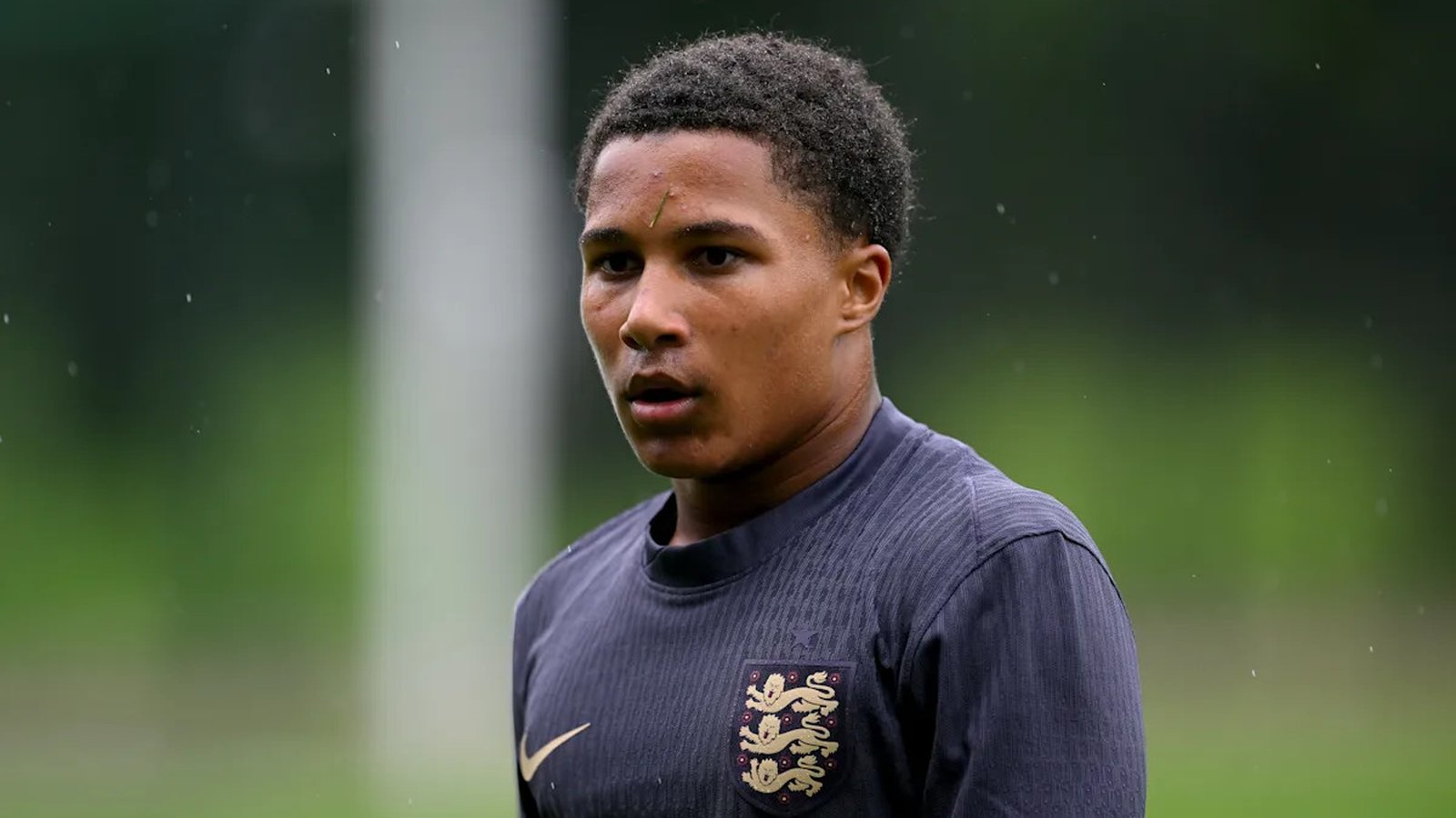 Ajay Tavares signing Barcelona contract