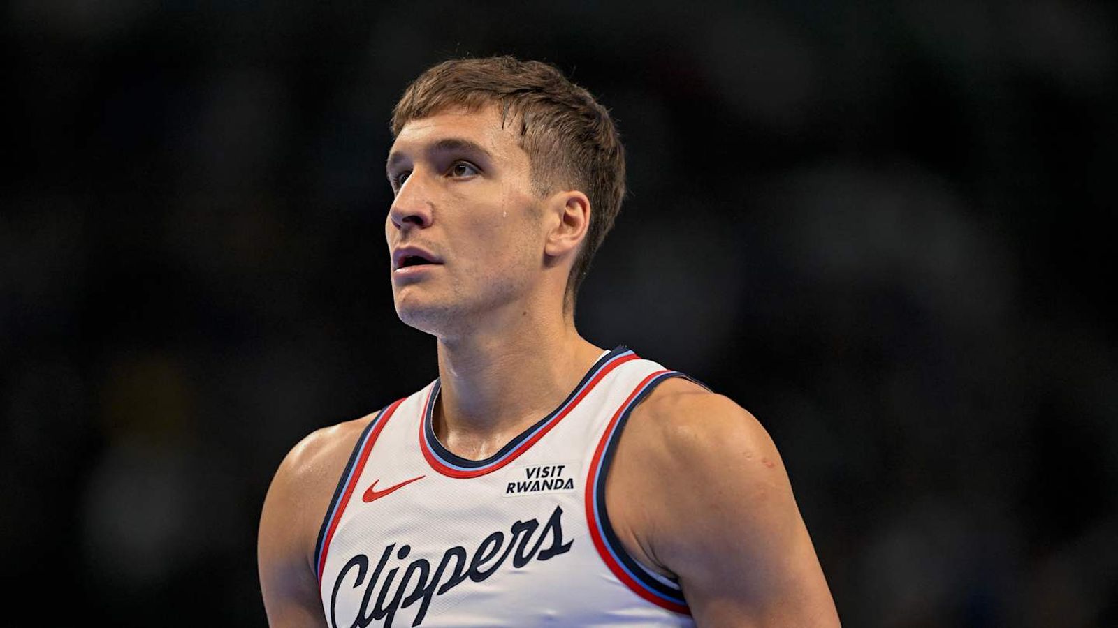 Bogdan Bogdanović playing basketball