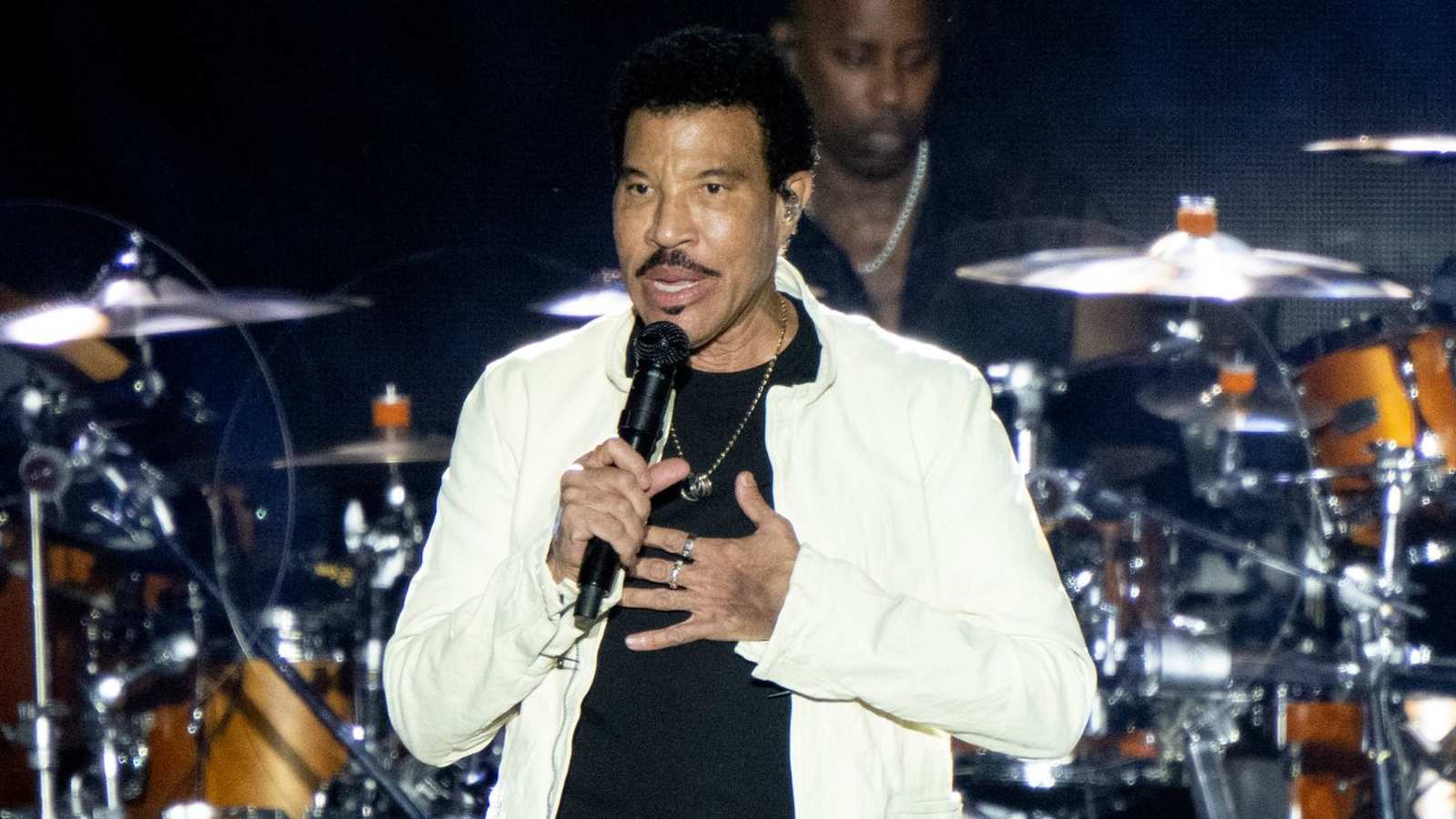 Lionel Richie judging American Idol