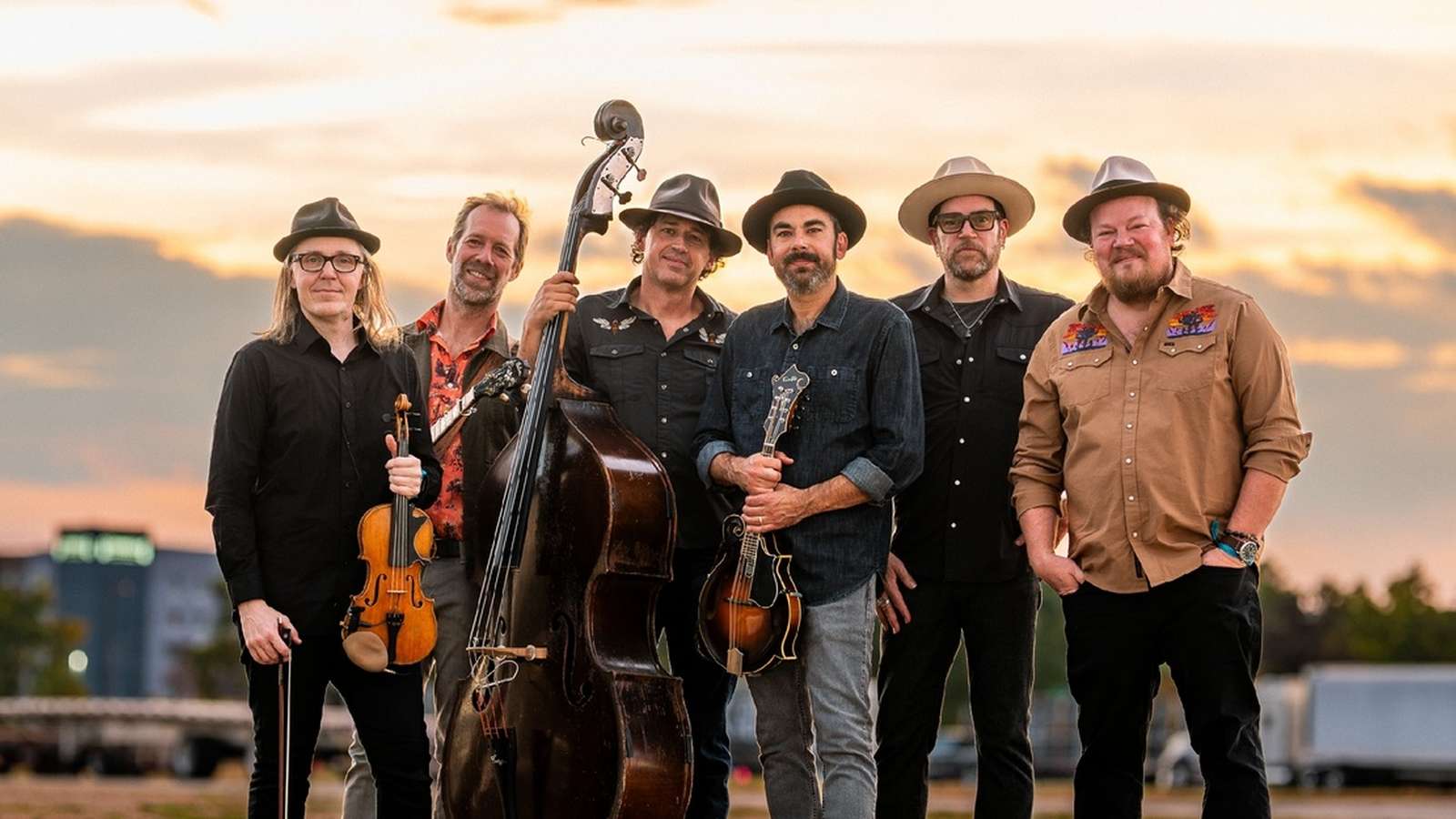 Steve Martin playing banjo on stage