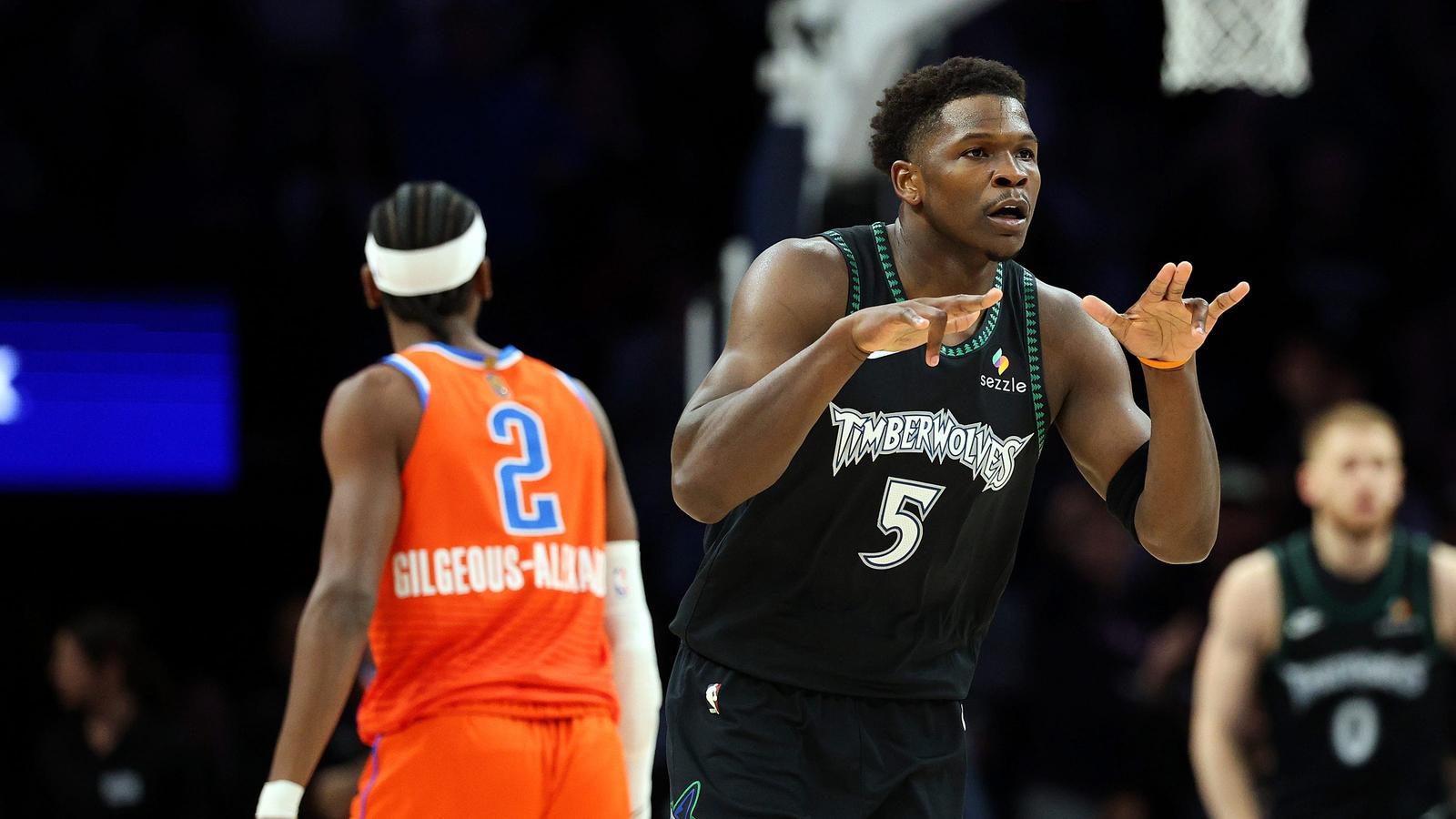 Anthony Edwards on court