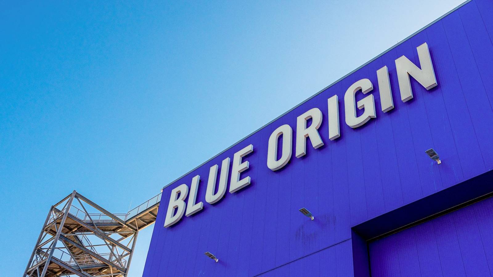 Blue Origin-ը նախատեսում է ուղեծրում տվյալների կենտրոններով 51,000 արբանյակ տեղակայել