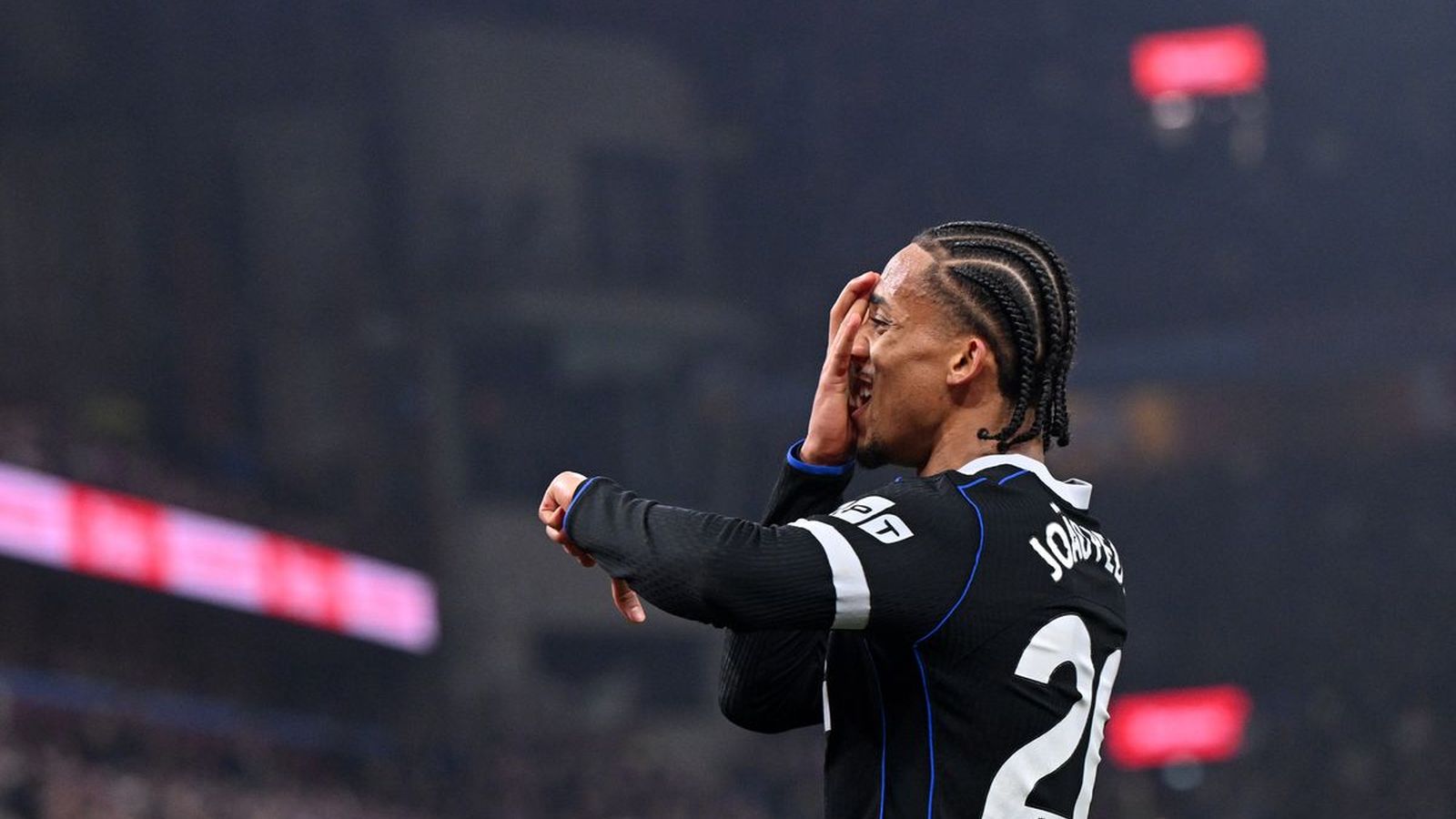 Football player João Pedro celebrating a goal