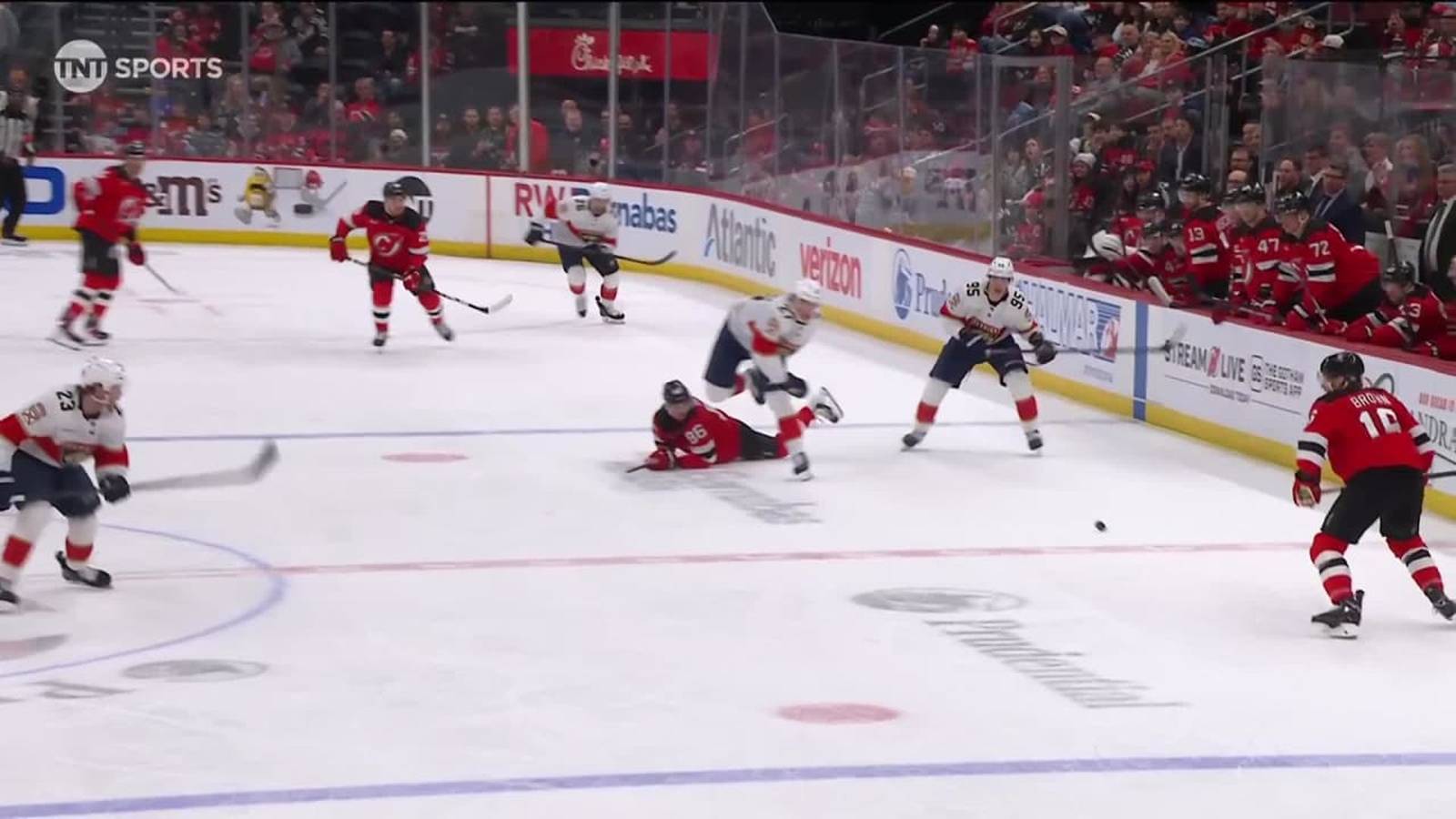 Simon Nemec playing ice hockey