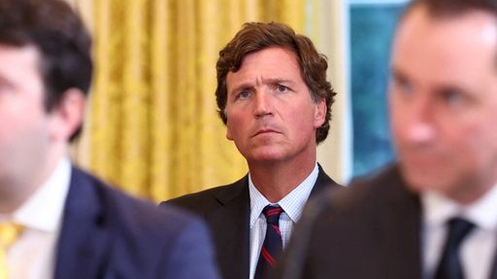 Թաքեր Կառլսոնը պնդում է, որ ԿՀՎ-ն հետևում է իրեն Իրանի վերաբերյալ քննադատության պատճառով