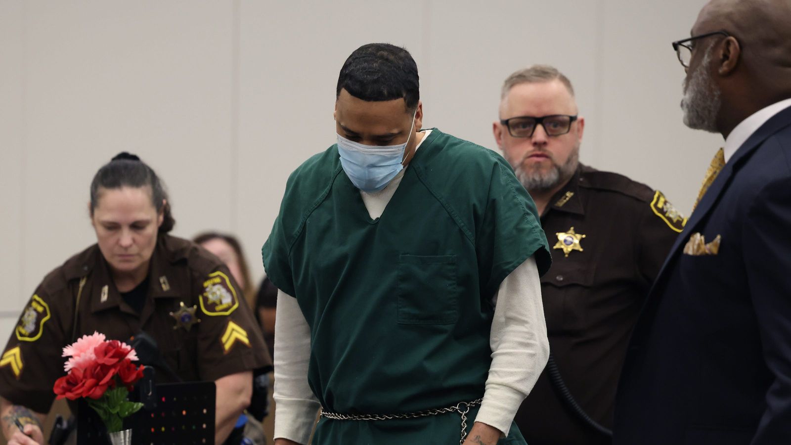 Ջարվիս Բաթսը դատապարտվել է Դեթրոյթի դատարանում տիրող քաոսի ֆոնին