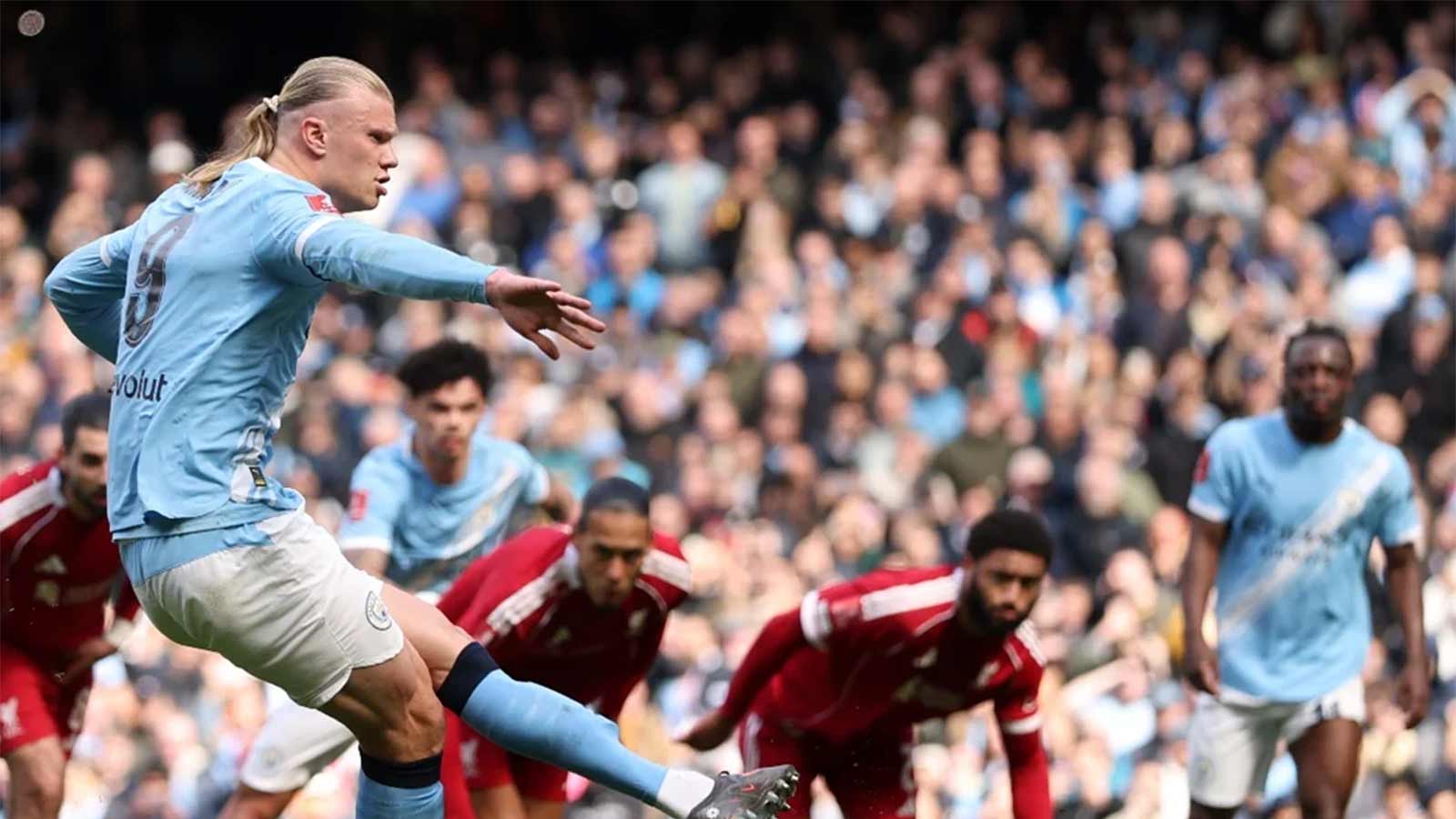 Haaland Hat-Trick Dominates as Man City Thrash Liverpool 4-0