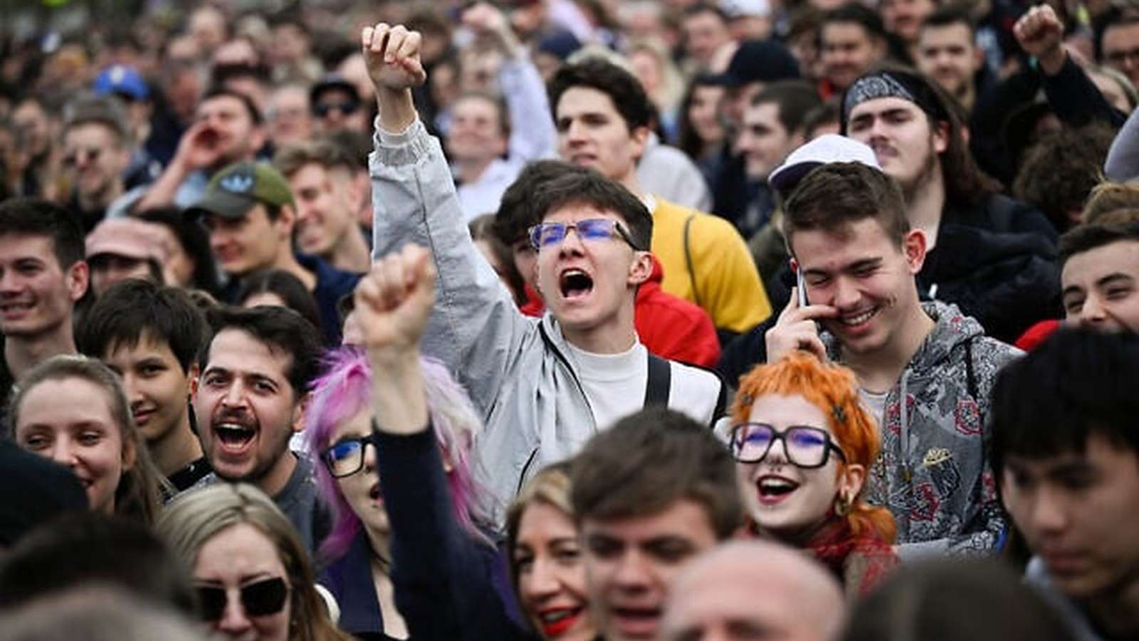 Large crowd at Budapest concert