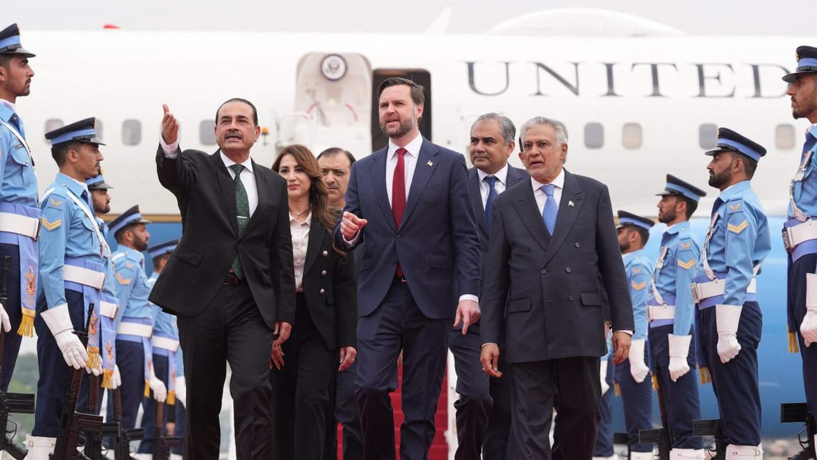 Ջեյ Դի Վենսը Պակիստանում ղեկավարում է Իրանի հետ խաղաղության արտակարգ բանակցությունները