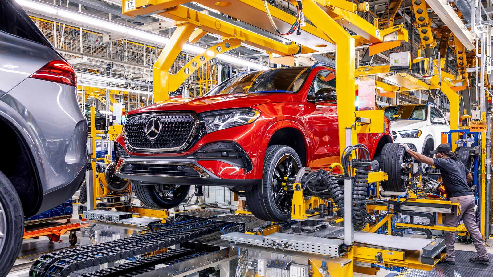 Mercedes-Benz SUV assembly line