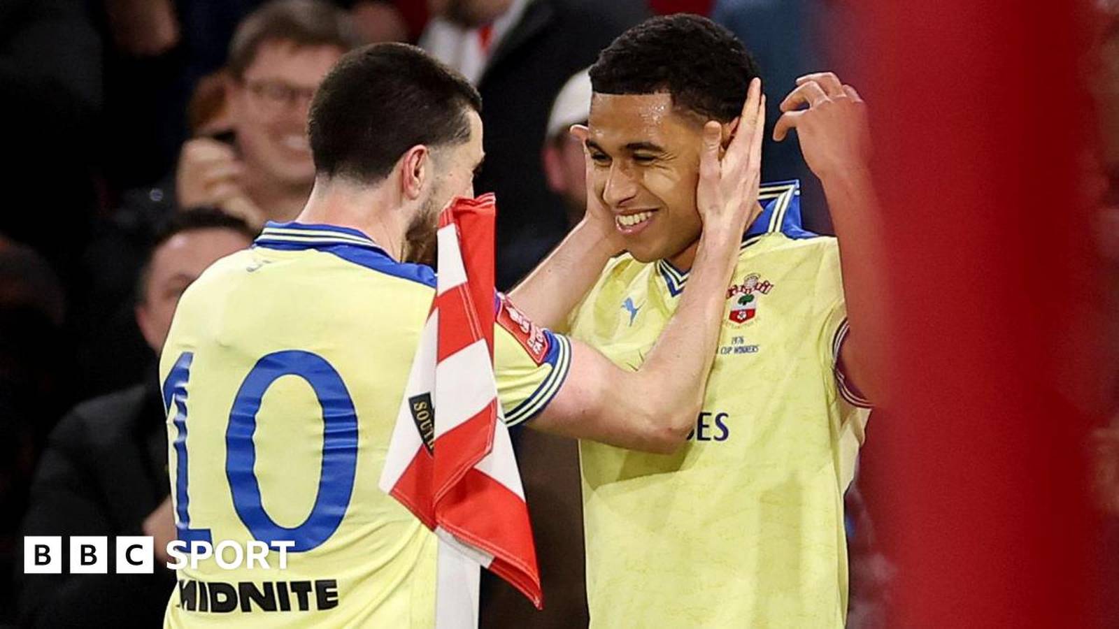 Football players in action during Southampton vs Arsenal FA Cup match