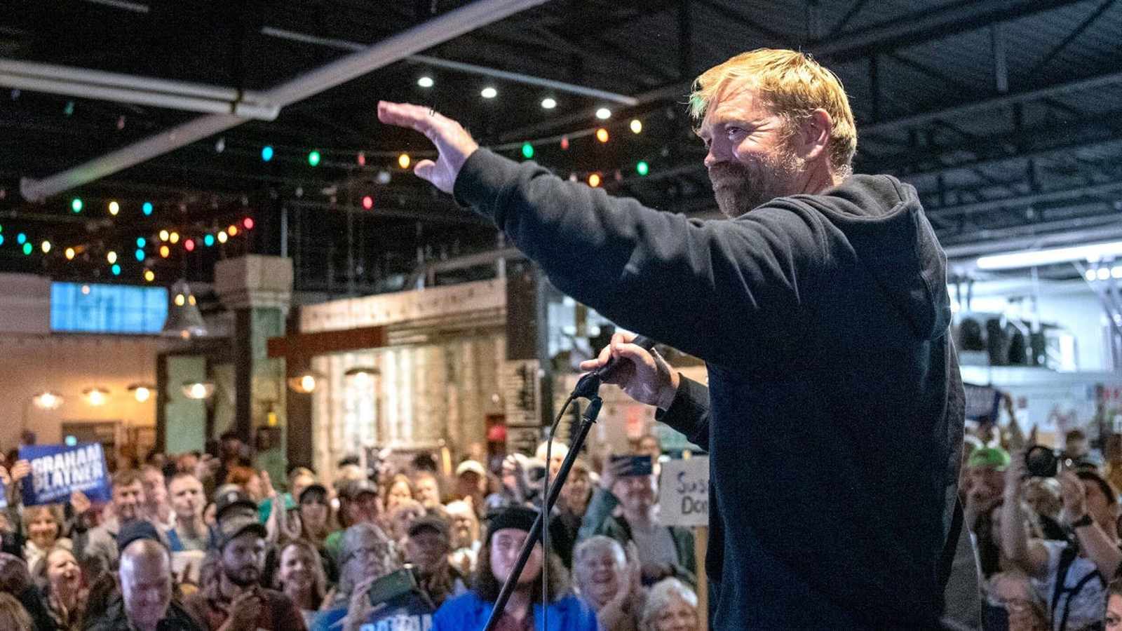Graham Platner’s Senate Campaign Faces Backlash Over Resurfaced Reddit Comments