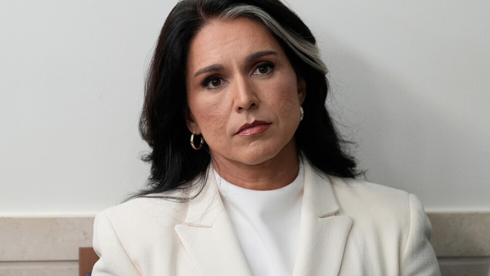 Tulsi Gabbard Resigns as Director of National Intelligence Amid Cabinet Transition